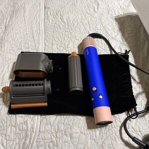 Dyson Airwrap styler, model HS01.